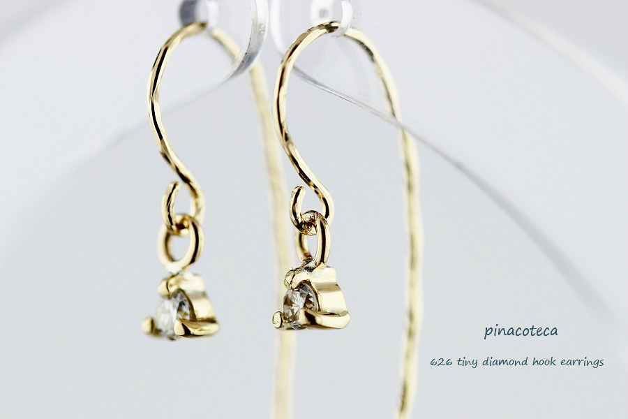 ピナコテーカ 626 タイニー 一粒ダイヤモンド フックピアス 18金.pinacoteca Tiny Diamond Hook Earrings K18
